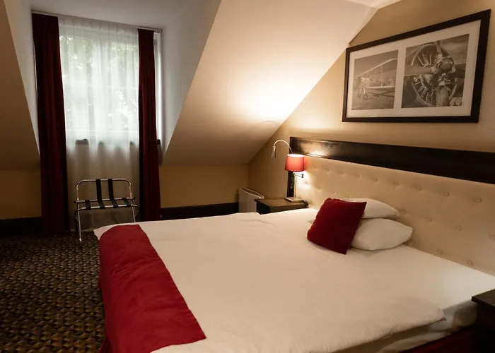 Red Baron Hotel & Restaurant